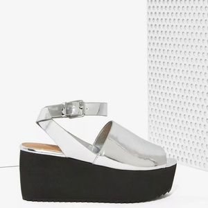 Nasty Gal Metallic Beat Goes On Flatform Size 6.5